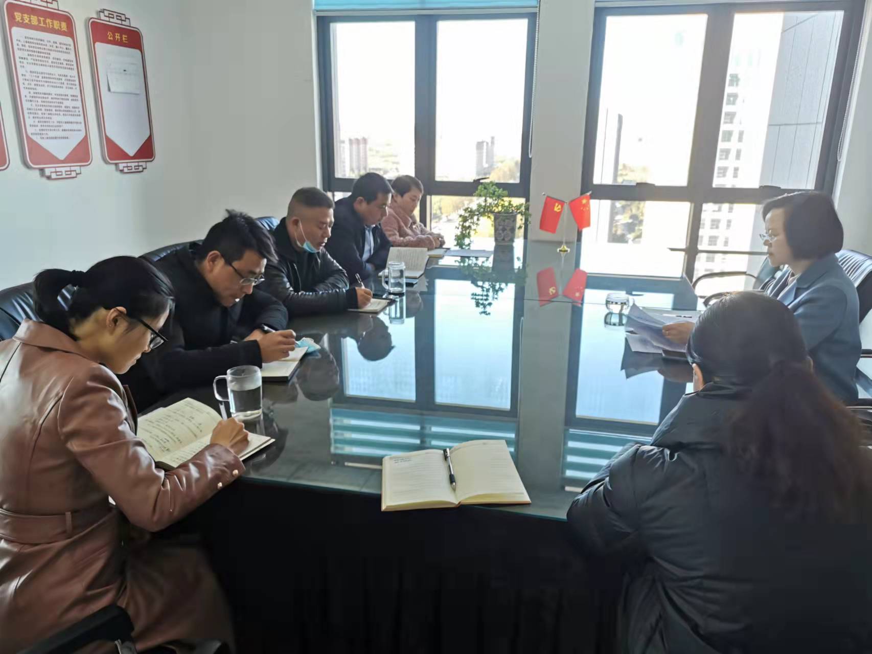 登封市工商联集中学习贯彻河南省第十一次党代会精神(图2) 登封市工商联集中学习贯彻河南省第十一次党代会精神(图2)