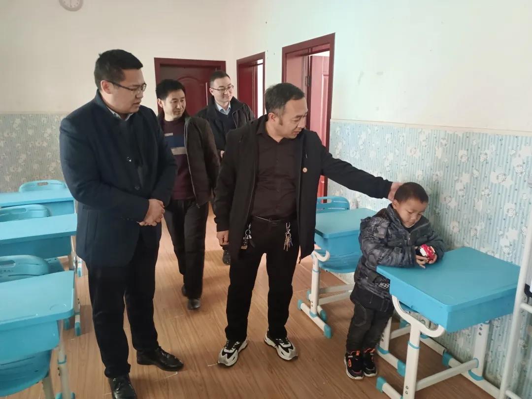 关注困难儿童 彰显大爱情怀(图2) 关注困难儿童 彰显大爱情怀(图2)