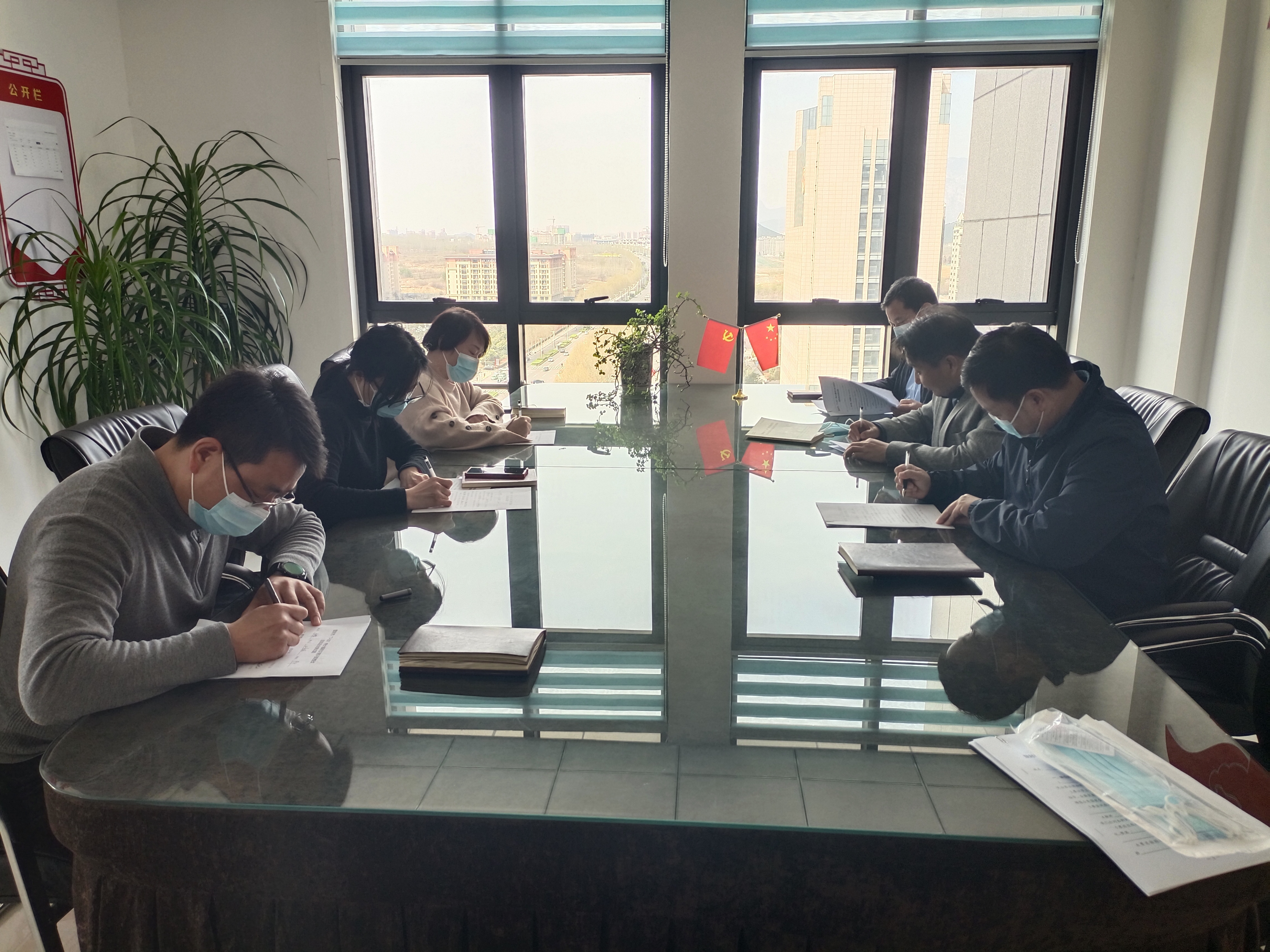 登封市工商联组织机关干部进行以案促改知识专题测试(图1) IMG_20220401_102813.jpg