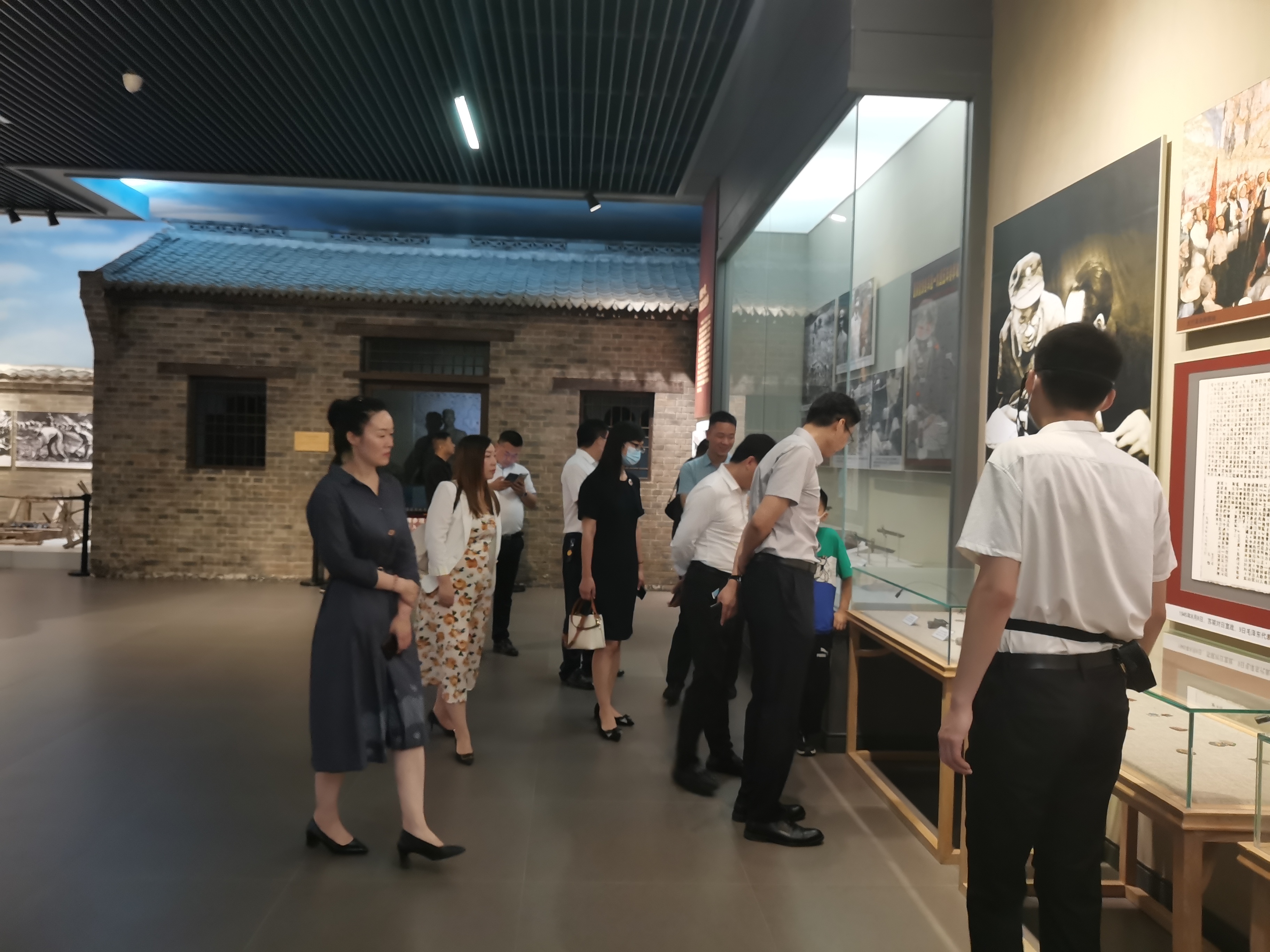 缅怀先烈,追忆峥嵘岁月——我会党支部参观中原英烈纪念馆(图3) 0b1a983c65e0d6b9f225245c27c87d8.jpg