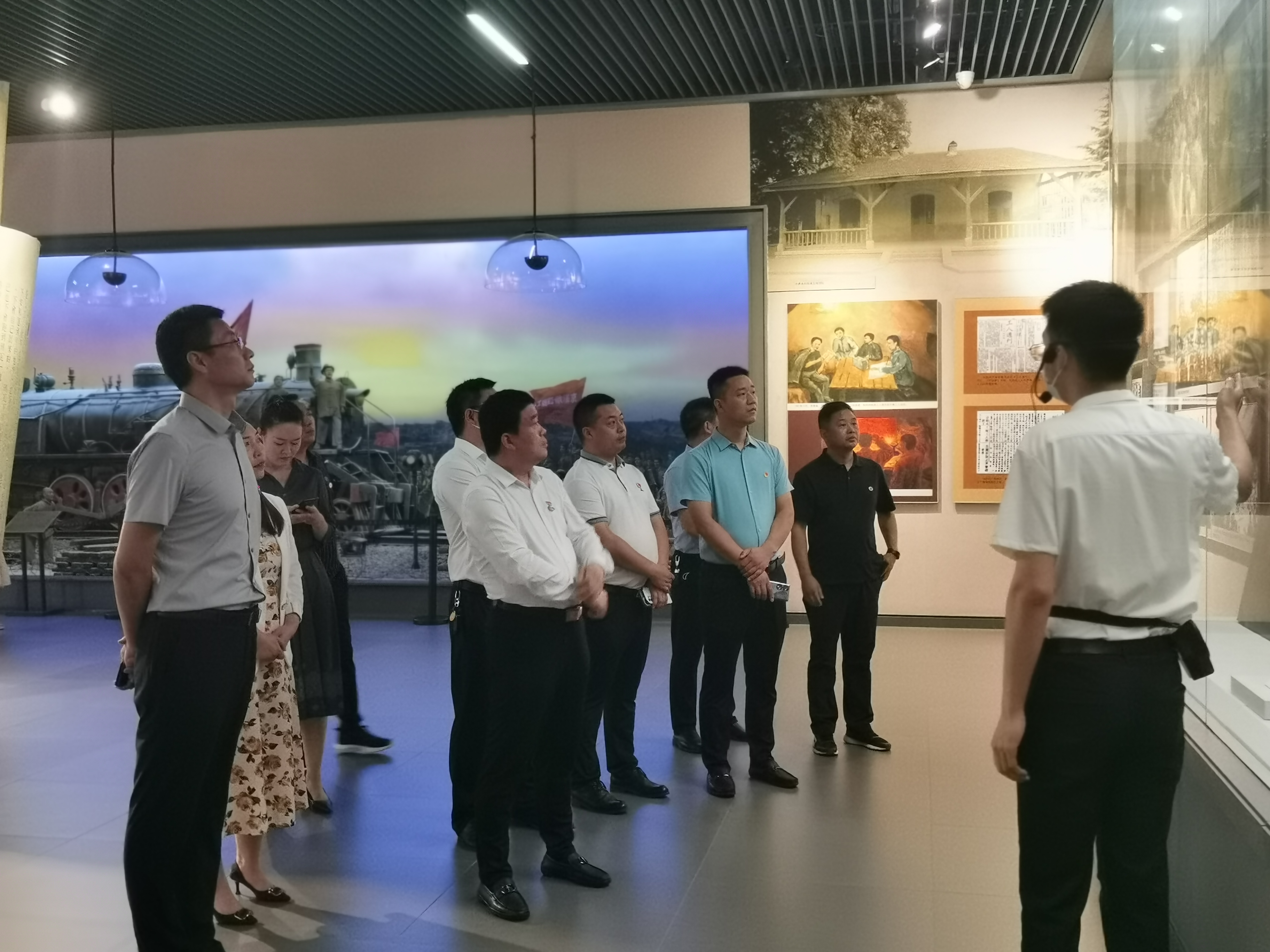 缅怀先烈,追忆峥嵘岁月——我会党支部参观中原英烈纪念馆(图4) 4f72bb5ef52cfa33245a2ad9d343bff.jpg