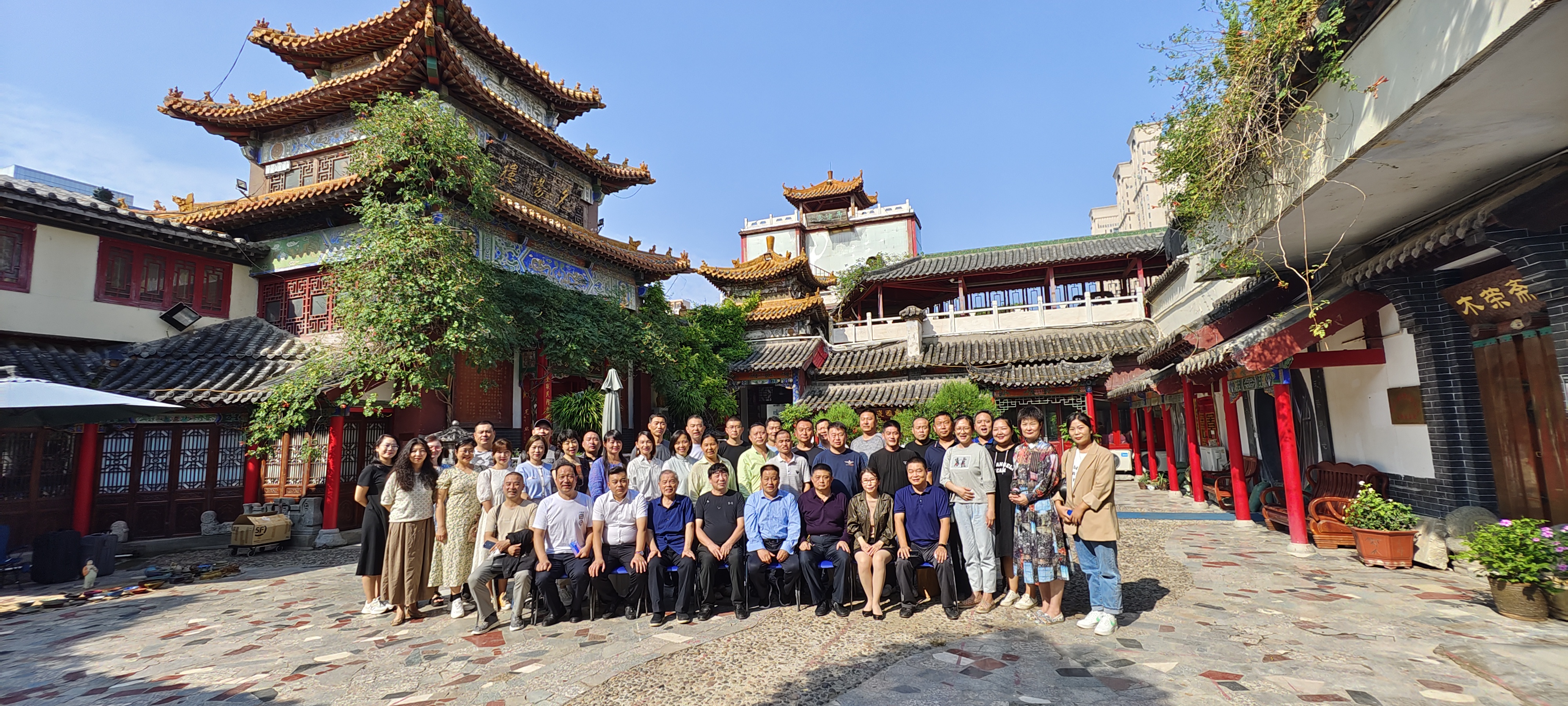 郑州市古玩业商会会长单位郑州古玩城成功举行首批“陶瓷文物修复师(高级工)”职业技能等级认定工作(图1) 1703418130.jpg