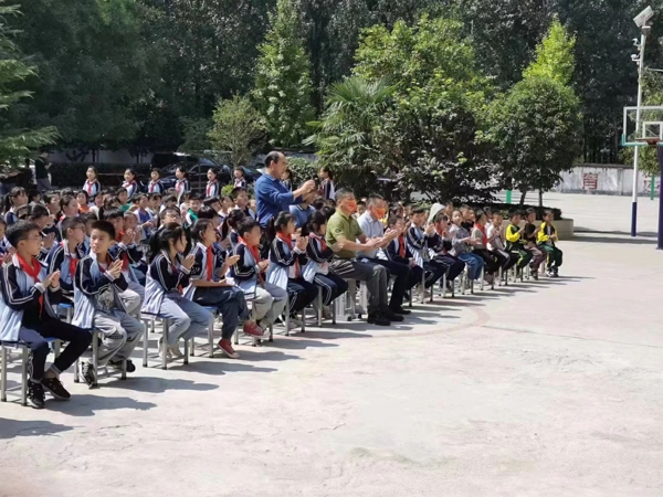 郑州市温州商会到高湾村慰问困难群众并开展捐资助学活动(图4) 微信图片_20220919121240.jpg