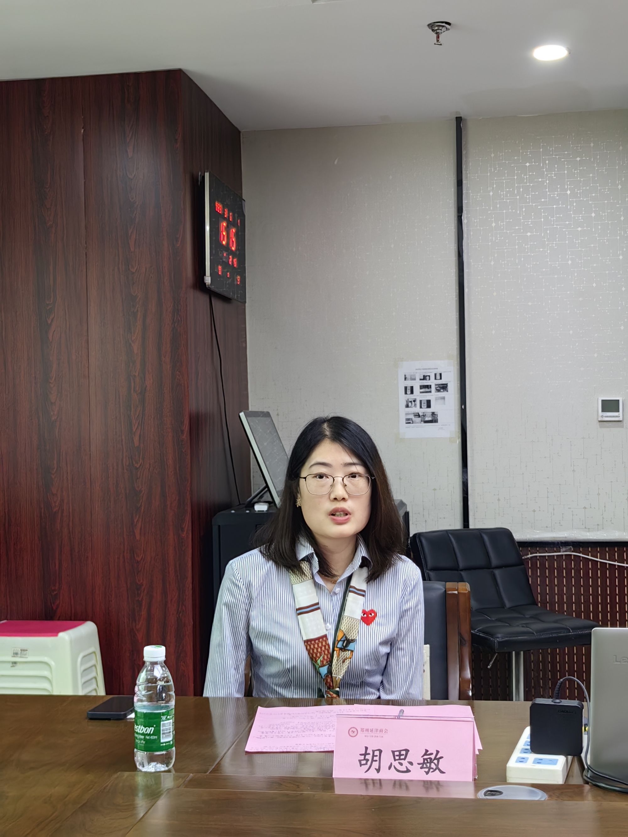 追梦二十大 · 巾帼绽芳华(图2) f4ab92548fe75f0590526a7ac626f41.jpg