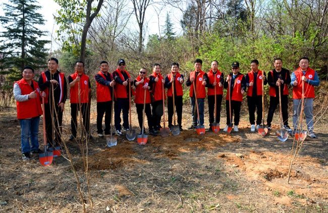 植树护绿 逐梦桃源 ---郑州市温州商会赴绿城桃花源组织开展植树踏青活动(图2) 微信图片_20230313120125.jpg