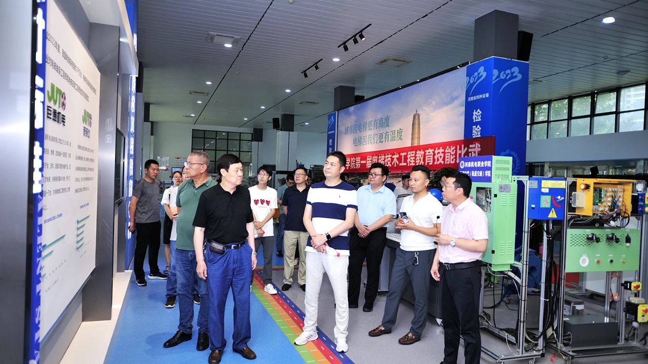 郑州电梯商会走访河南机电职业学院 助推校企深度合作(图3) 2a9de10f7f1778d7693f1a4fa719bd72.jpg