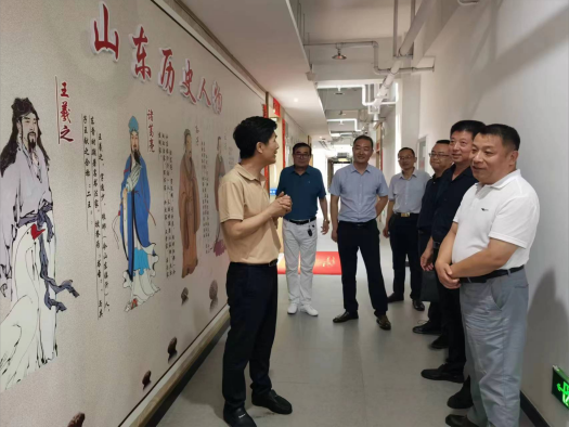 热烈欢迎伟德体育直播开奖入口许元浩副主席莅临我会视察指导工作(图2) 9c2fc69cbdf29f10a2e589177e3767d(1)(1).png