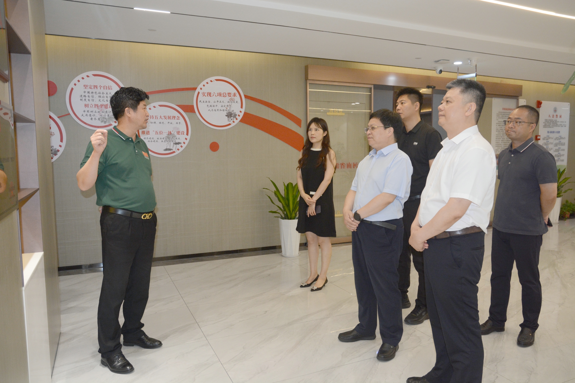 许昌市政府驻郑办到郑州市温州商会走访交流(图1) 微信图片_20230713152425.jpg