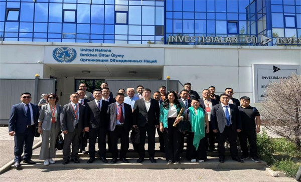 郑州市民营企业赴中亚经贸交流团胜利返程 签约百亿项目助力“一带一路”(图5) 5.jpg