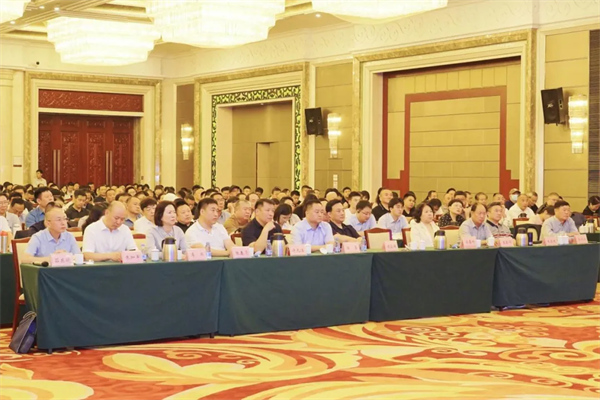 郑州市民营经济高端讲堂举行(图2) 微信图片_20240927191210.jpg