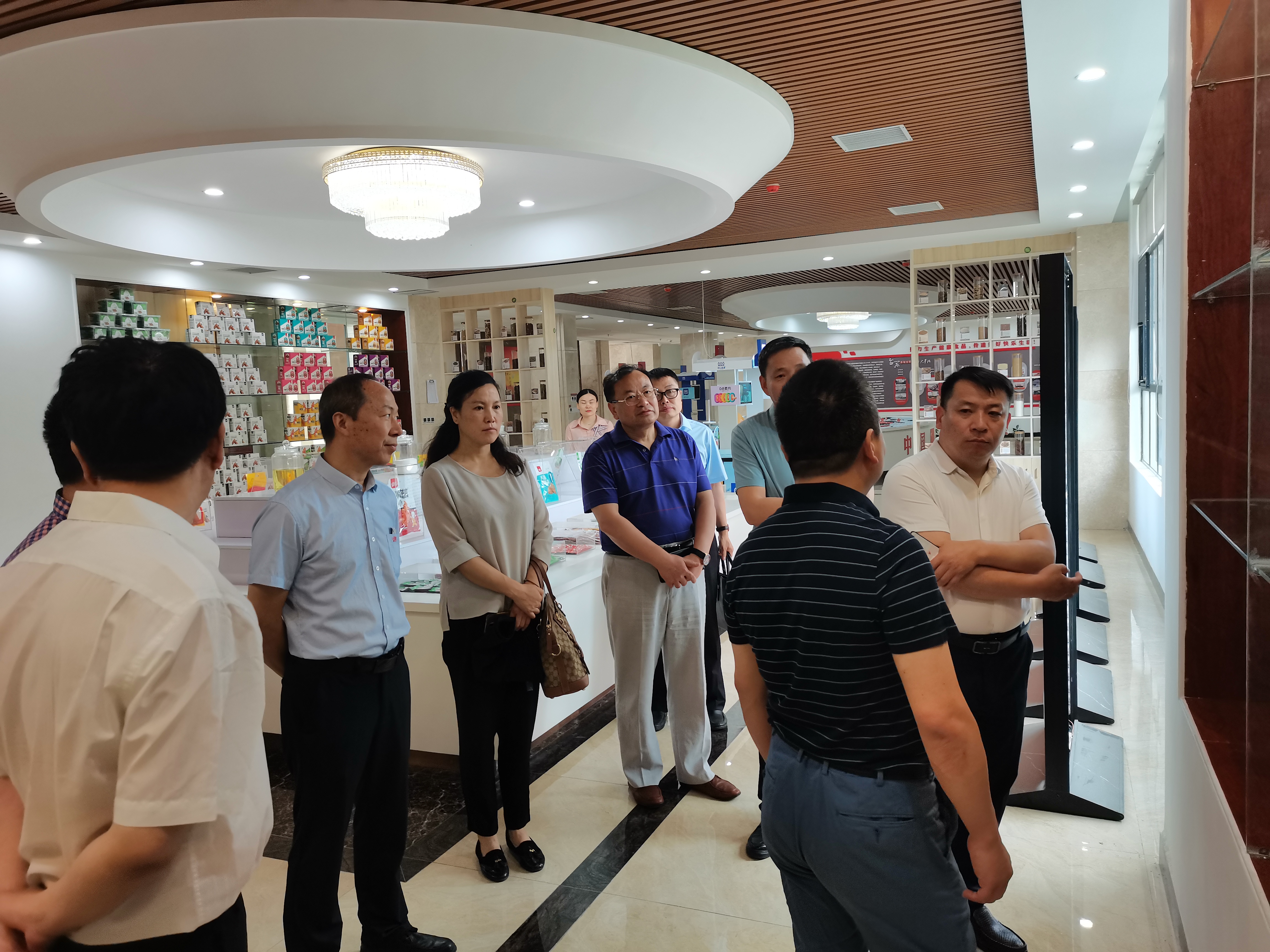 伟德体育直播开奖入口开展专题调研活动(图1) 伟德体育直播开奖入口开展专题调研活动(图1)