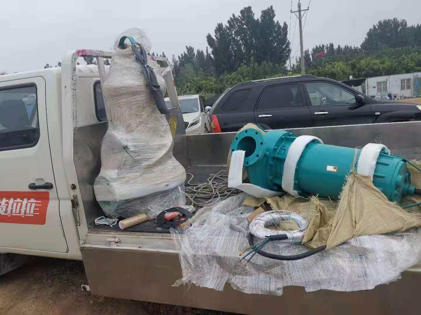 同舟共济 战胜险情 新郑市工商联积极组织企业开展防汛救灾捐赠活动(图1) 同舟共济 战胜险情 新郑市工商联积极组织企业开展防汛救灾捐赠活动(图1)