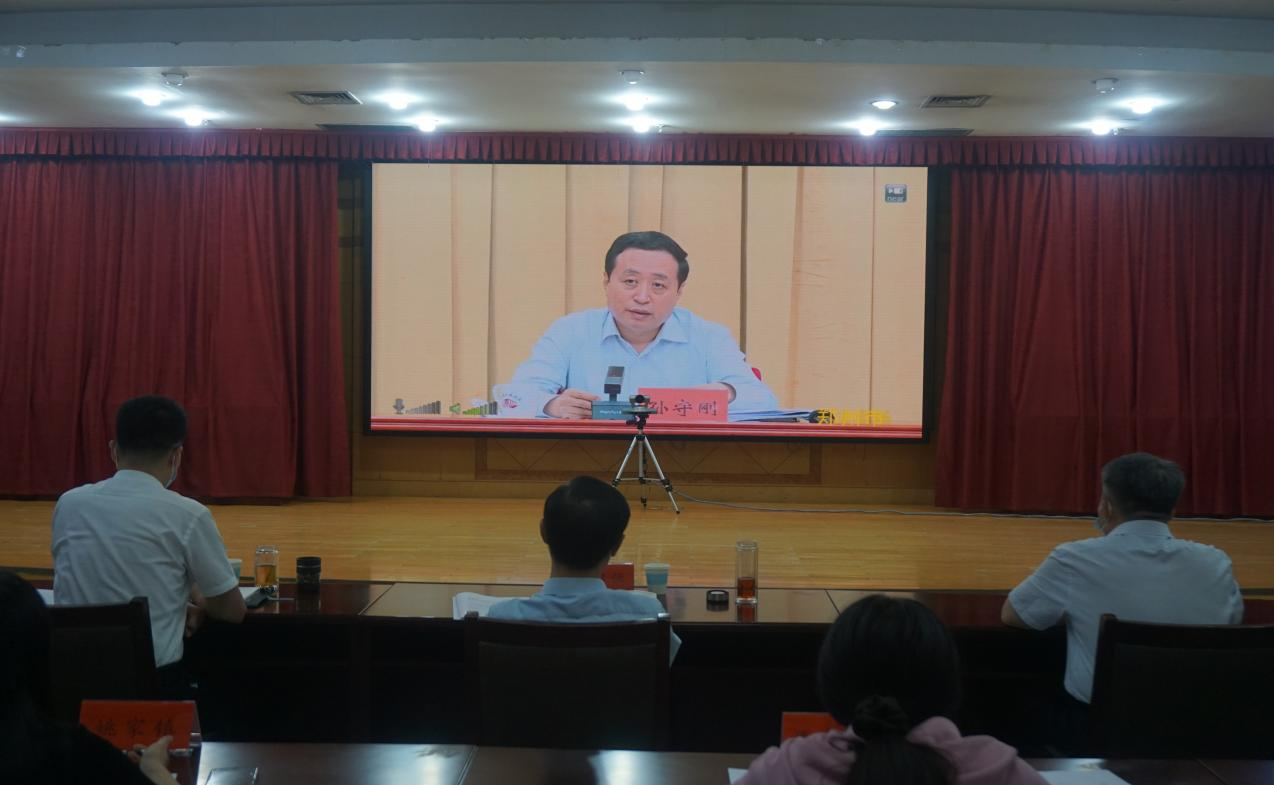 中牟县组织收看收听全省民营经济“强信心、挖潜力、促增长”活动动员会(图1) 中牟县组织收看收听全省民营经济“强信心、挖潜力、促增长”活动动员会(图1)