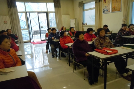 二七区长江路街道举办春季养生知识讲座(图1) 二七区长江路街道举办春季养生知识讲座(图1)