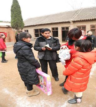 管城回族区东大街办事处组织辖区非公经济人士开展爱心活动(图5) 管城回族区东大街办事处组织辖区非公经济人士开展爱心活动(图5)