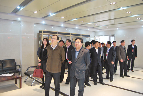 管城区工商联:全省非公有制经济人士理想信念实践活动推进会在管城回族区召开(图4) 管城区工商联:全省非公有制经济人士理想信念实践活动推进会在管城回族区召开(图4)