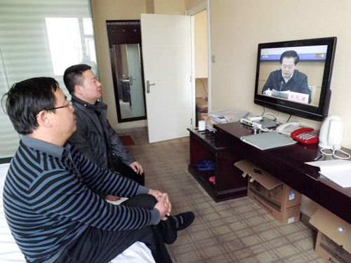 登封市工商联收看党的群众路线教育实践活动报告会(图2) 登封市工商联收看党的群众路线教育实践活动报告会(图2)