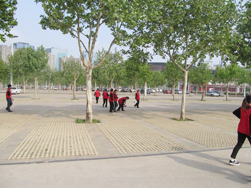 管城回族区特味村开展“郑州因我而美丽”公益活动(图2) 管城回族区特味村开展“郑州因我而美丽”公益活动(图2)