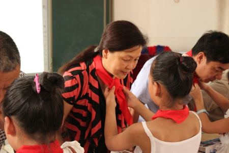 二七区工商联组织会员企业开展“六一”儿童节慰问活动(图2) 二七区工商联组织会员企业开展“六一”儿童节慰问活动(图2)