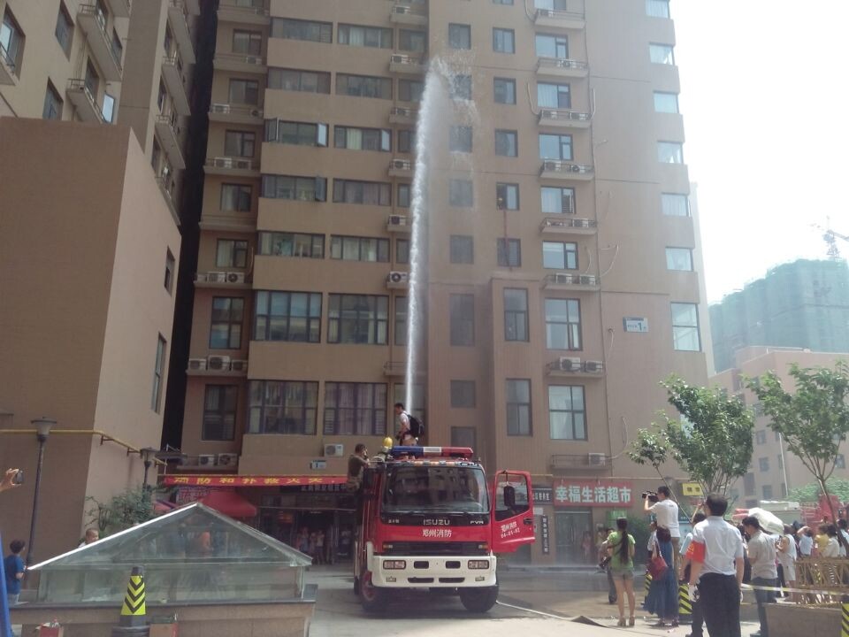 管城区航东办事处组织消防安全演习 非公企业积极参加(图1) 管城区航东办事处组织消防安全演习 非公企业积极参加(图1)