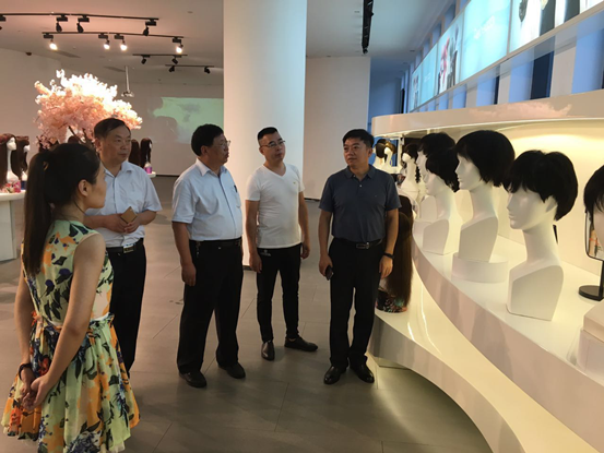 市工商联领导赴许昌、巩义、汝州三地考察(图4) 市工商联领导赴许昌、巩义、汝州三地考察(图4)