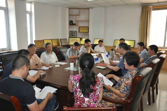 党派工商联支部召开“四对照四反思”座谈会(图1) 党派工商联支部召开“四对照四反思”座谈会(图1)