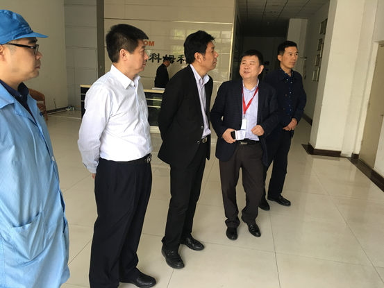 省工商联副主席韩建国就关于开展降低实体经济企业综合成本赴我市进行调研(图3) 省工商联副主席韩建国就关于开展降低实体经济企业综合成本赴我市进行调研(图3)