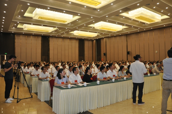 伟德首页官网下载第十八次代表大会隆重召开(图3) 伟德首页官网下载第十八次代表大会隆重召开(图3)