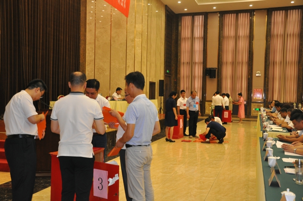 伟德首页官网下载第十八次代表大会隆重召开(图5) 伟德首页官网下载第十八次代表大会隆重召开(图5)