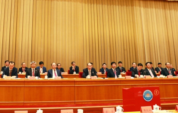 全国工商联十二届一次执委会议召开 高云龙当选全国工商联主席(图2) 全国工商联十二届一次执委会议召开 高云龙当选全国工商联主席(图2)