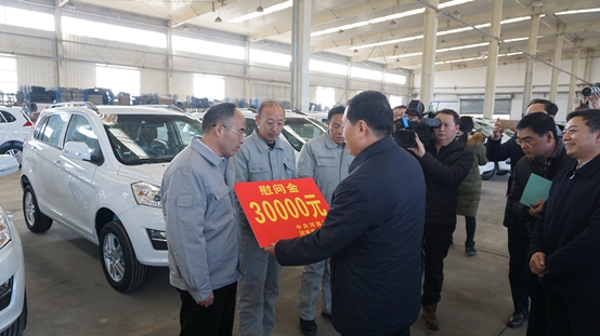 省委常委、统战部部长孙守刚走访慰问郑州市非公企业(图1) 省委常委、统战部部长孙守刚走访慰问郑州市非公企业(图1)