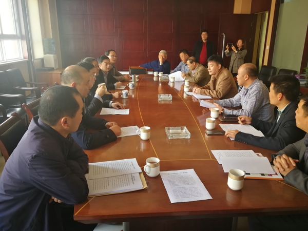 伟德体育直播开奖入口赴商丘学习交流工商联工作(图2) 伟德体育直播开奖入口赴商丘学习交流工商联工作(图2)