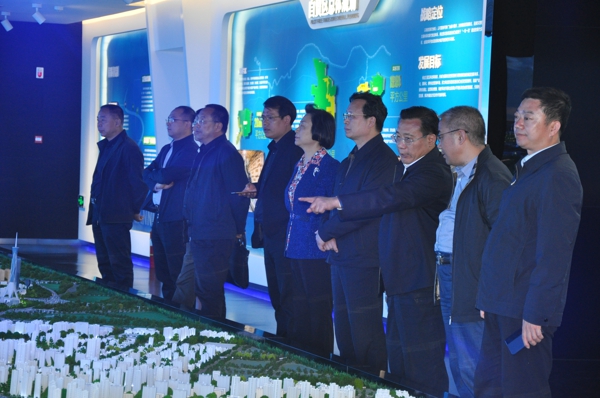 全国工商联副主席谢经荣一行到郑州调研(图4) 全国工商联副主席谢经荣一行到郑州调研(图4)