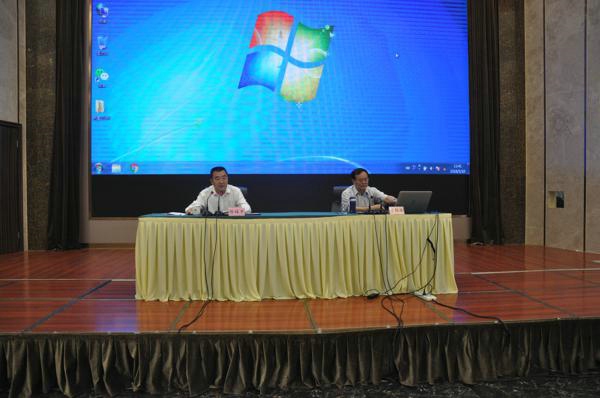 伟德体育直播开奖入口举办2018年第一期“郑商大课堂”(图3) 伟德体育直播开奖入口举办2018年第一期“郑商大课堂”(图3)