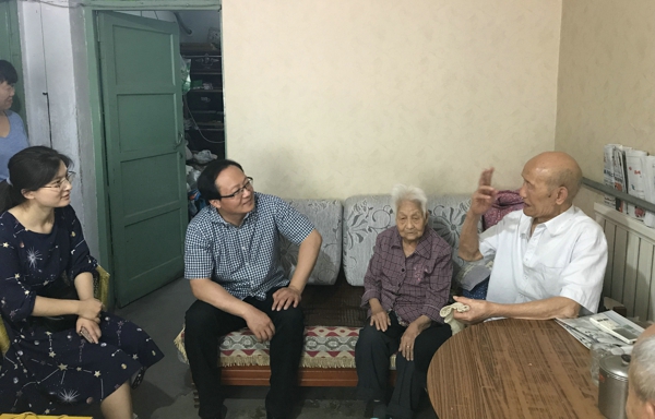 浓情迎端午 慰问暖人心(图1) 浓情迎端午 慰问暖人心(图1)