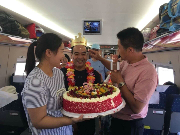 难忘的生日---郑州温州商会温馨之家再添温馨(图1) 难忘的生日---郑州温州商会温馨之家再添温馨(图1)