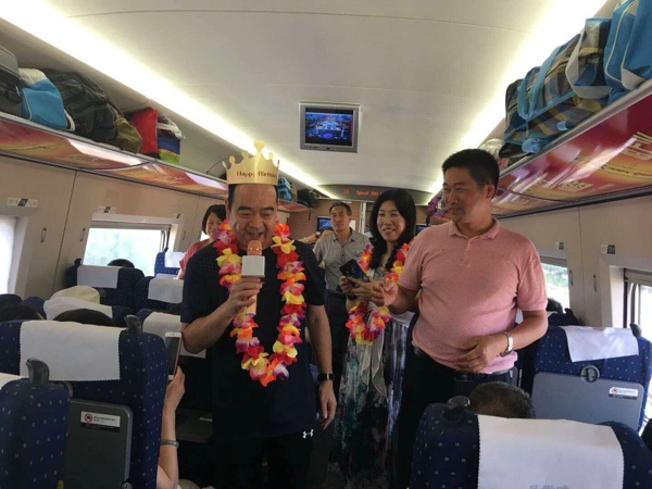 难忘的生日---郑州温州商会温馨之家再添温馨(图3) 难忘的生日---郑州温州商会温馨之家再添温馨(图3)