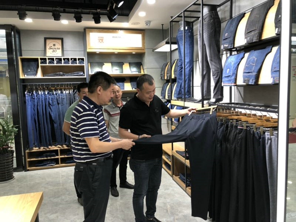 伟德体育直播开奖入口走访会员(委员)企业(图1) 伟德体育直播开奖入口走访会员(委员)企业(图1)