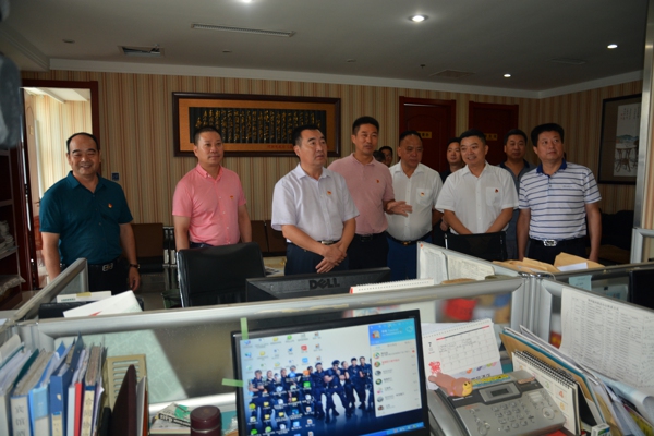 杨福平到郑州温州商会调研指导工作(图1) 杨福平到郑州温州商会调研指导工作(图1)