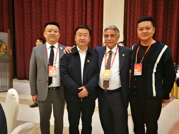 “意大利中心”项目签署三方共建合作协议(图3) “意大利中心”项目签署三方共建合作协议(图3)