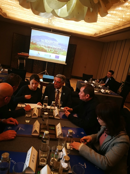 “意大利中心”项目签署三方共建合作协议(图7) “意大利中心”项目签署三方共建合作协议(图7)