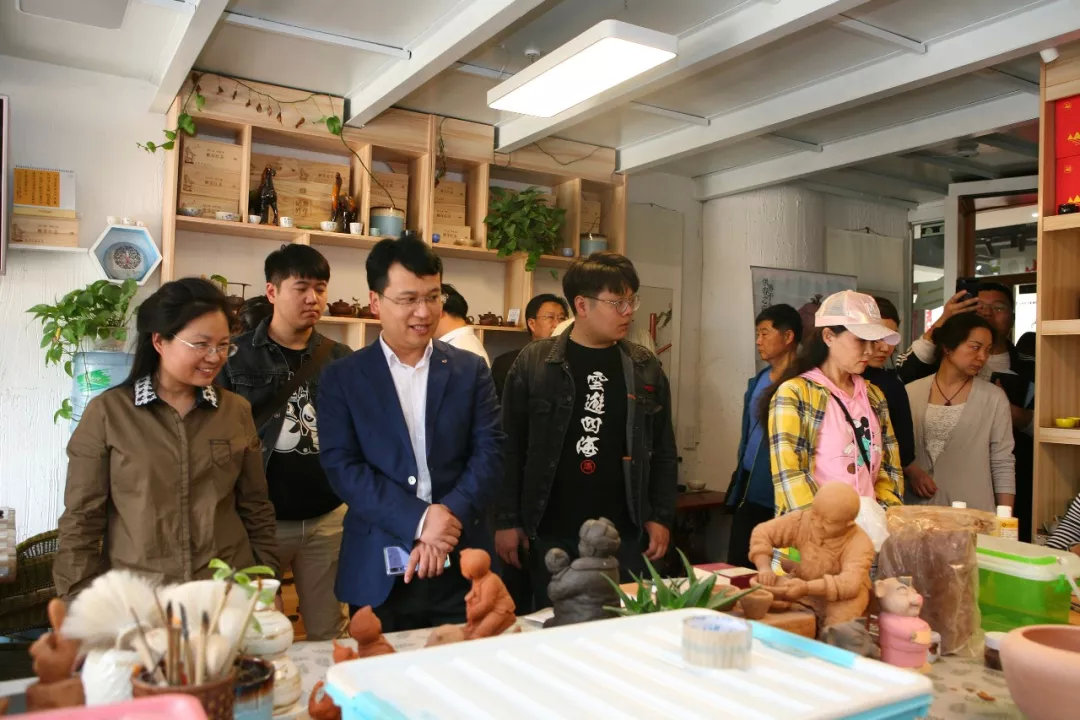 郑州市古玩业商会会长单位郑州古玩城参加二七区文化系统人才沙龙分享会(图2) 郑州市古玩业商会会长单位郑州古玩城参加二七区文化系统人才沙龙分享会(图2)