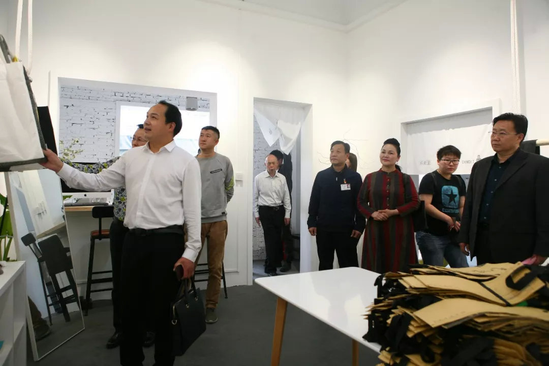 郑州市古玩业商会会长单位郑州古玩城参加二七区文化系统人才沙龙分享会(图4) 郑州市古玩业商会会长单位郑州古玩城参加二七区文化系统人才沙龙分享会(图4)