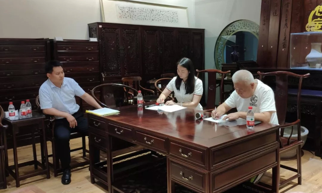 郑州市古玩业商会举办对话中原文明系列文化活动(图2) 郑州市古玩业商会举办对话中原文明系列文化活动(图2)