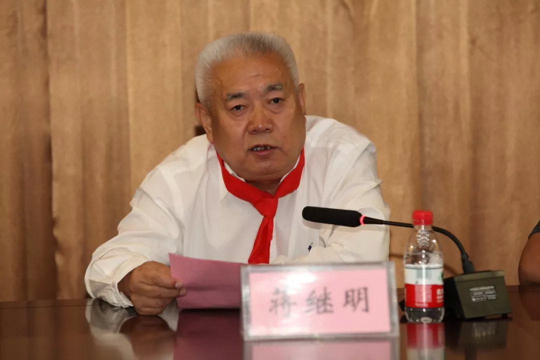 郑州市古玩业商会会长单位郑州古玩城迎接洛宁县高湾村同心继明小学省会行师生代表(图3) 郑州市古玩业商会会长单位郑州古玩城迎接洛宁县高湾村同心继明小学省会行师生代表(图3)