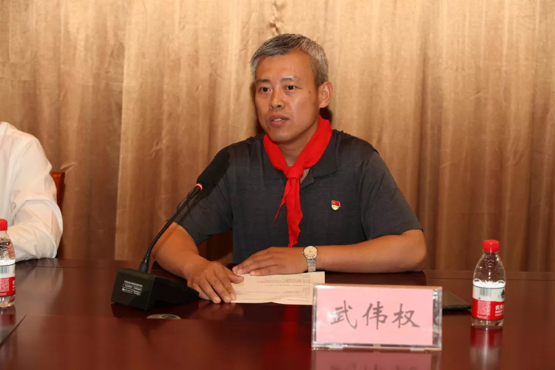 郑州市古玩业商会会长单位郑州古玩城迎接洛宁县高湾村同心继明小学省会行师生代表(图4) 郑州市古玩业商会会长单位郑州古玩城迎接洛宁县高湾村同心继明小学省会行师生代表(图4)