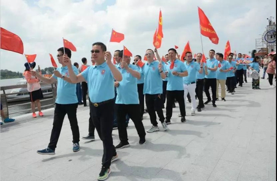 系列活动之三:抗美援朝 永铸丰碑---鸭绿江边参观“中朝友谊桥”,传承友谊扬正气(图2) 系列活动之三:抗美援朝 永铸丰碑---鸭绿江边参观“中朝友谊桥”,传承友谊扬正气(图2)