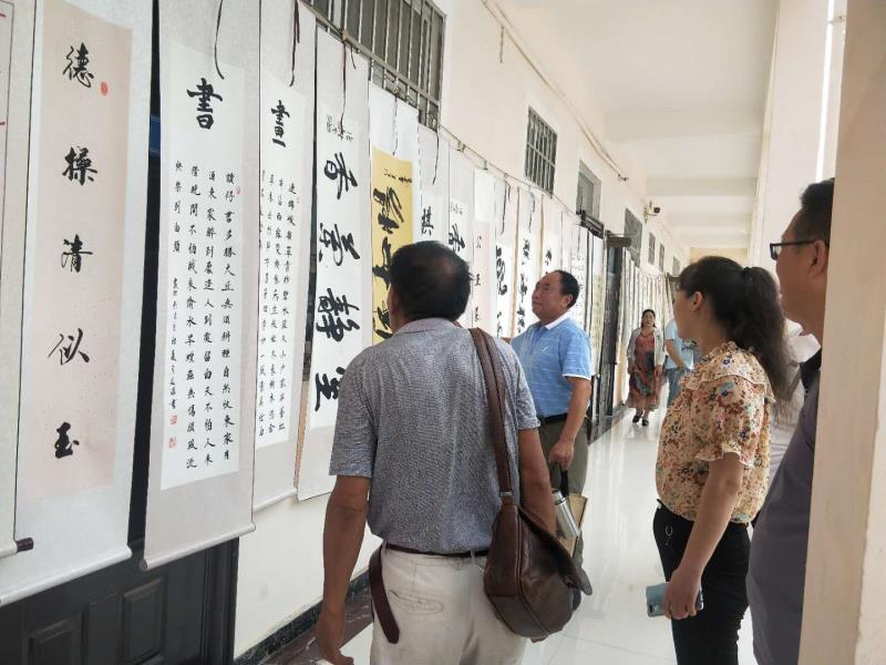 惠济区江山路街道开展红心永向党书写新时代庆祝建党98周年书画展活动(图1) 惠济区江山路街道开展红心永向党书写新时代庆祝建党98周年书画展活动(图1)