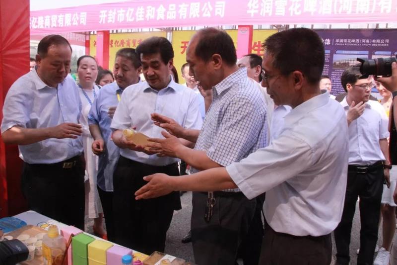 惠济区非公企业积极参加河南省食品安全宣传周活动(图1) 惠济区非公企业积极参加河南省食品安全宣传周活动(图1)