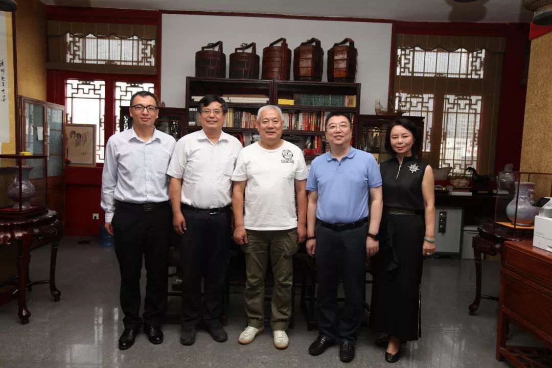 郑州古玩业商会会长单位郑州古玩城迎接全国工商联会员部副部长刘建参访(图1) 郑州古玩业商会会长单位郑州古玩城迎接全国工商联会员部副部长刘建参访(图1)